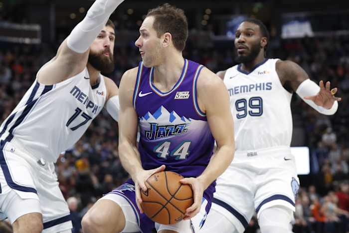 Bojan Bogdanovic (44) looks to make a play against the Memphis Grizzlies